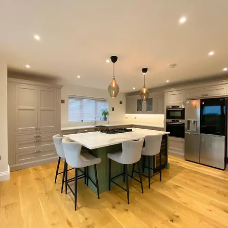 Leedshouse Sleeps9 Privategarden Tv Wifi Leeds (West Yorkshire)
